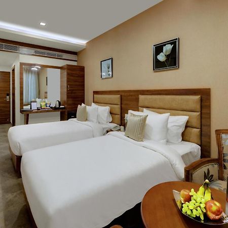 Hotel The Fern Residency, Bhuj Exterior foto
