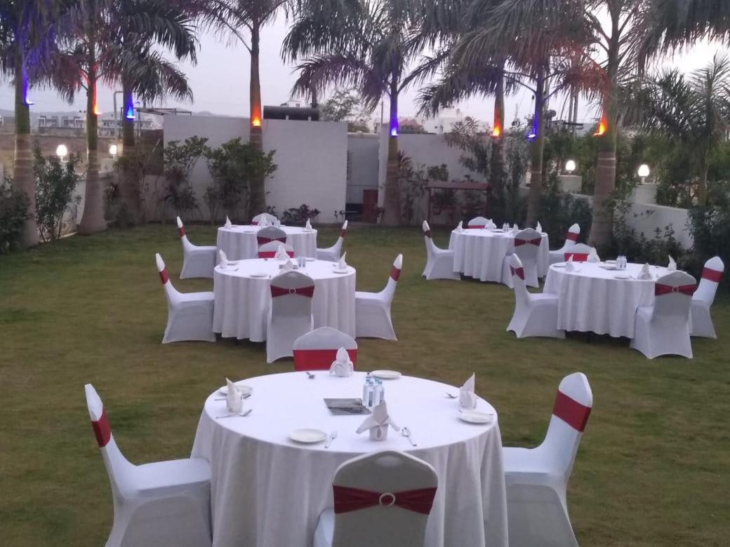 Hotel The Fern Residency, Bhuj Exterior foto